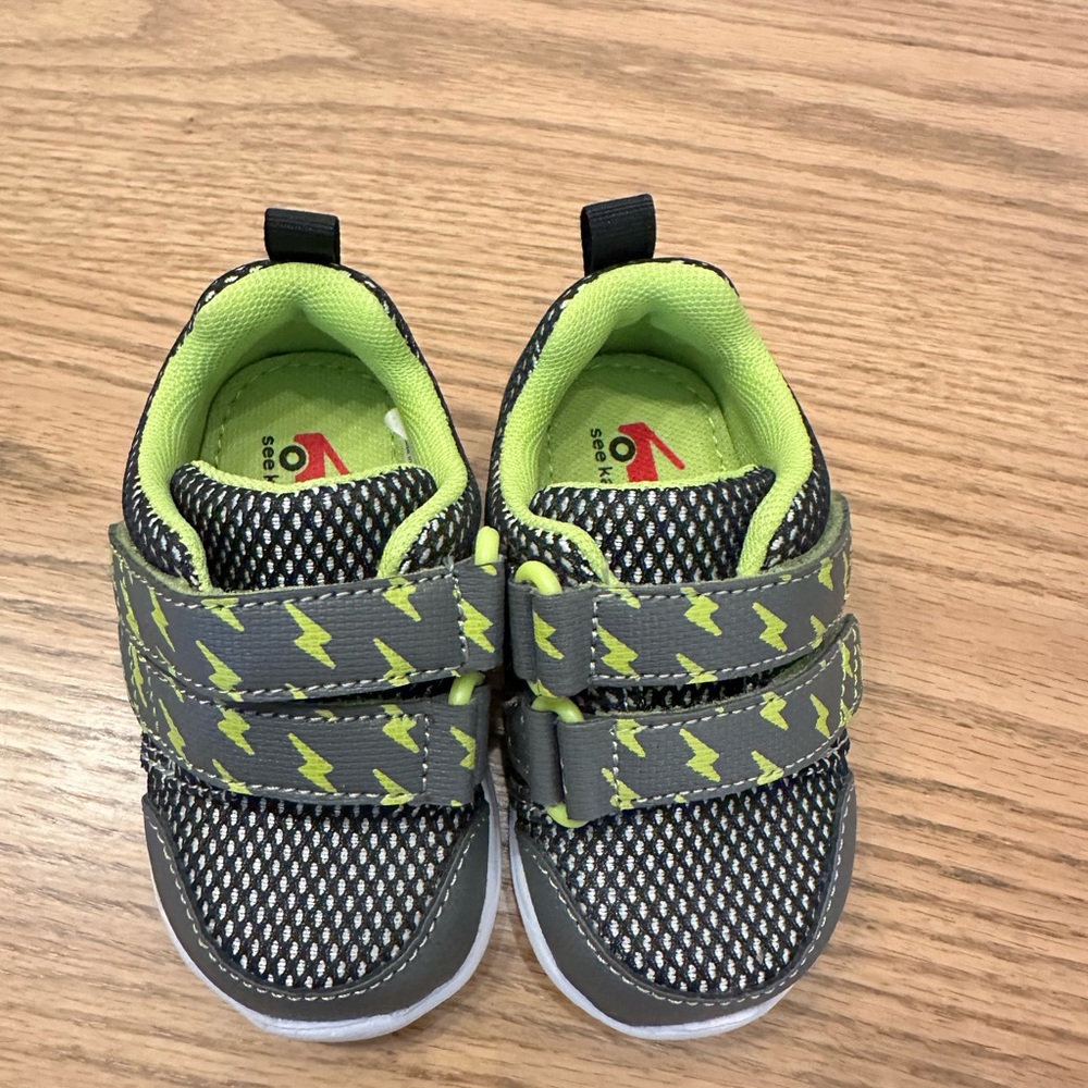 See Kai Run Kids Boy's Ryder Adapt FlexiRun Green Black and gray shoes